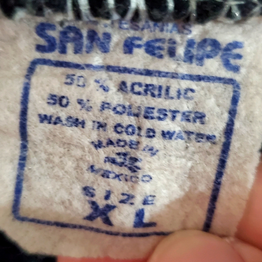 Sweater with Hood Size XL - Picture 3 of 4